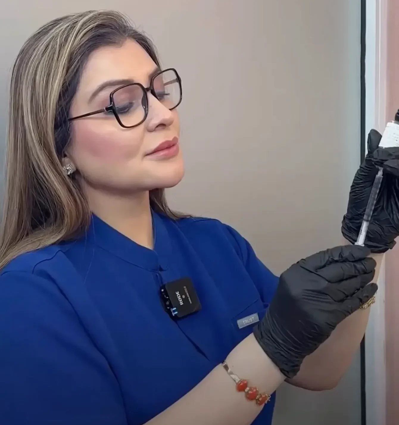 Dr shumaila khan is the best aesthetic physician in Islamabad.